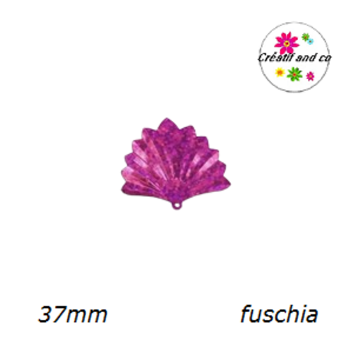Grand sequin connecteur laser fuschia forme éventail 37mm