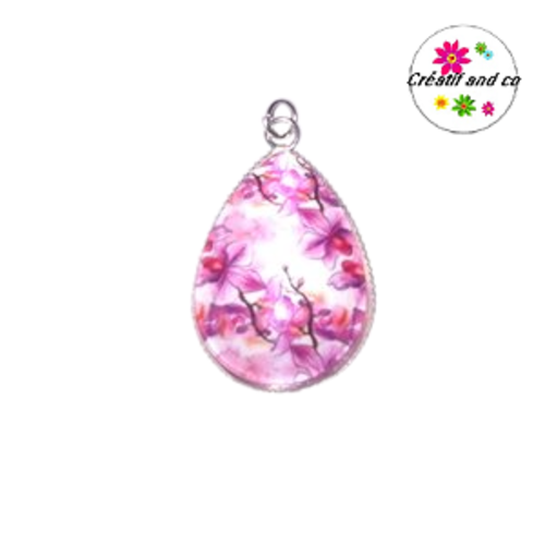 Pendentif cabochon goutte fleurie