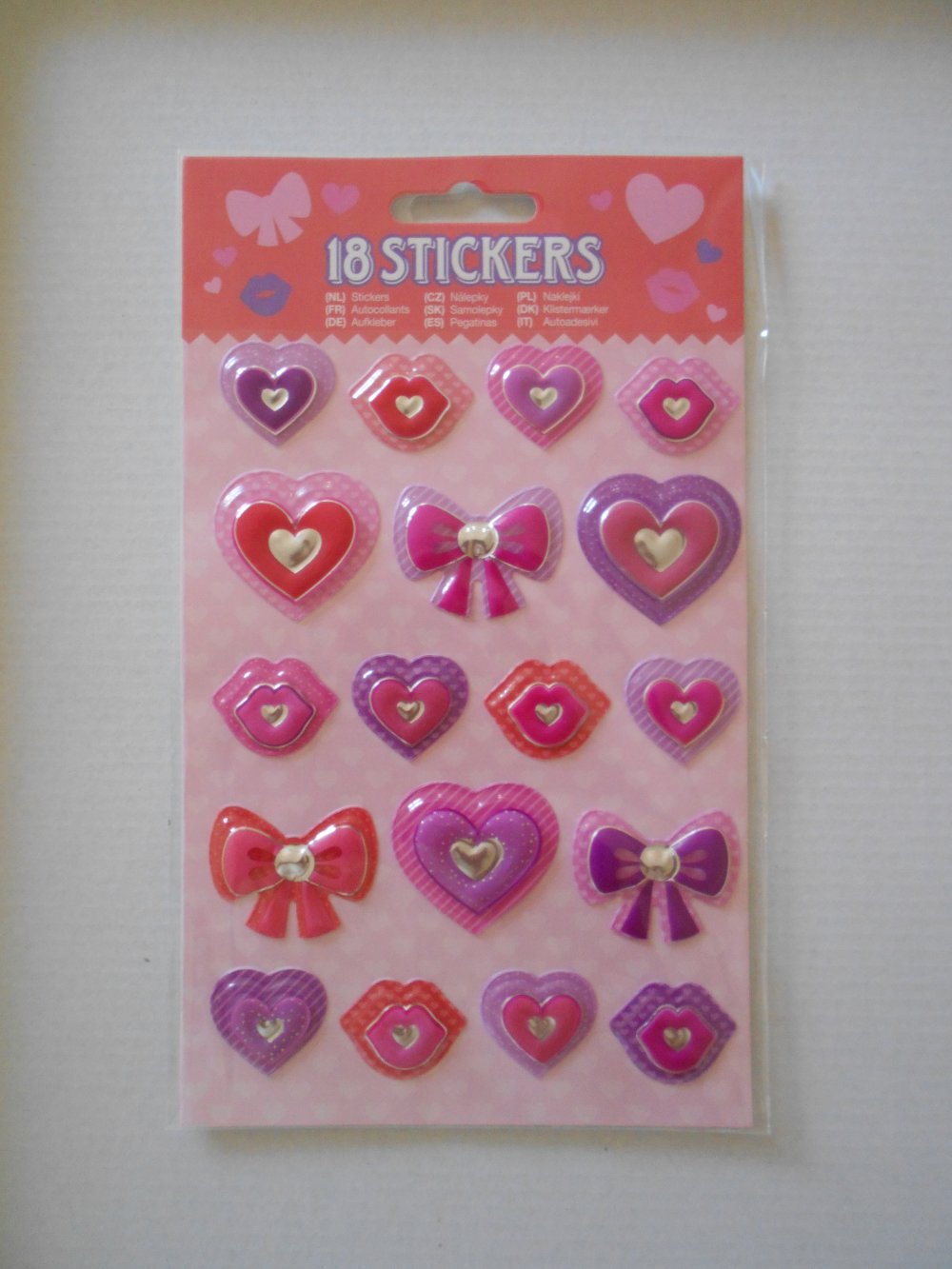 LOT DE PLANCHES STICKERS 3D//AUTOCOLLANTS//GOMMETTES THEMES VARIES..A VOIR