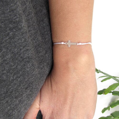 Bracelet croix sur cordon de couleur - bracelet cordon  avec carte personnalisée - création d'eclat