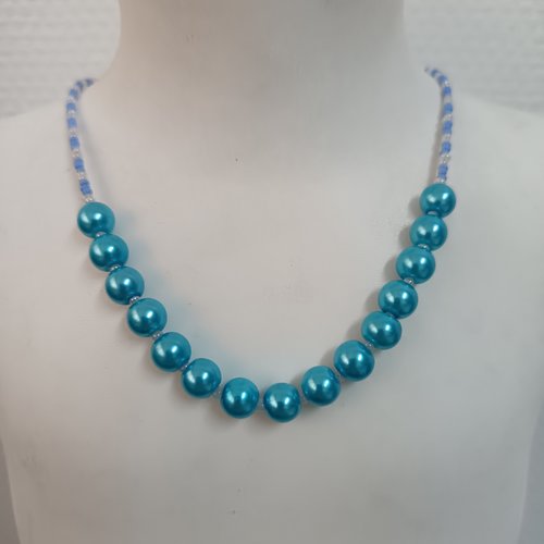 Collier ras du cou perles fait main bleu blanc, bijou artisanal unique élégant et féminin