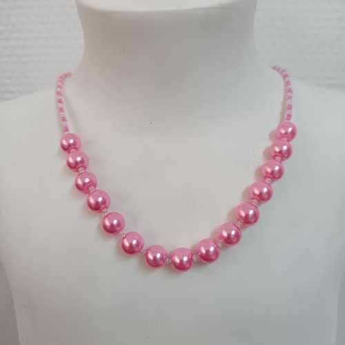 Collier ras du coup perles fait main blanc et rose, bijou artisanal tendance élégant et féminin