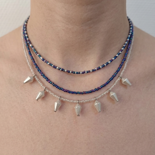 Collier 3 rangs perles bleu et blanc fait main, bijou bohème chic avec pampilles, pièce unique