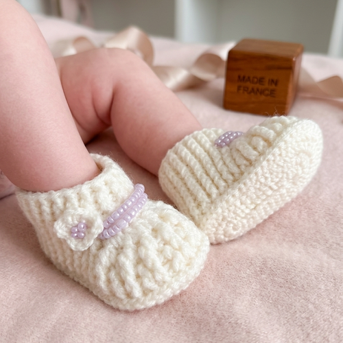 Chaussons bébé au crochet, beige en perles, fait main