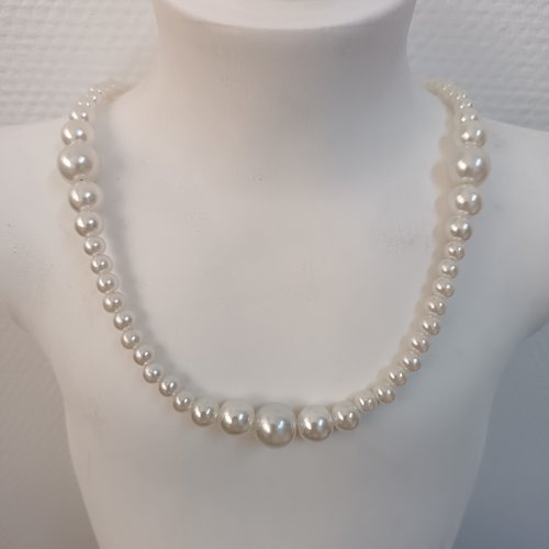 Collier ras du cou en perles fait main,perles blanches nacrées , bijou artisanal tendance