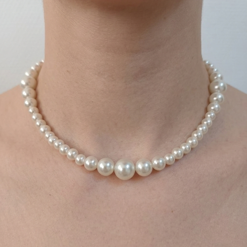 Collier ras du cou en perles fait main,perles blanches nacrées , bijou artisanal tendance