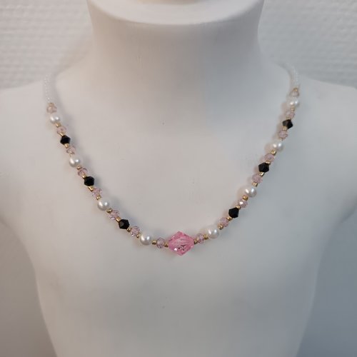 Collier ras du cou en perles fait main,blanc noir et doré, bijou artisanal tendance