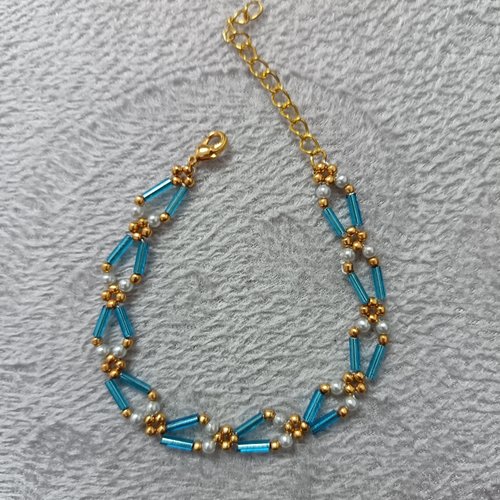Bracelet en perles tubes bleues