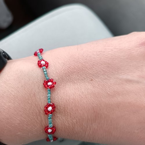 Bracelet tissé à la main motif marguerite, style bohème chic élégant