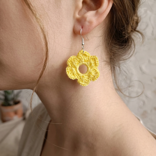 Boucles d’oreilles fleurs crochet coton jaune, fait main, style bohème, légères et originales