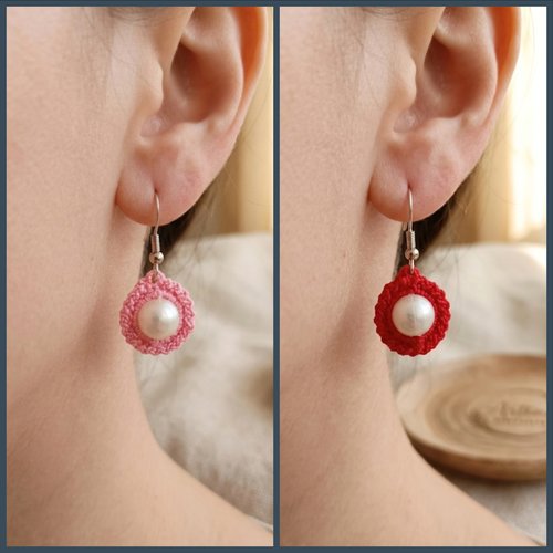 Boucles d'oreilles crochet perle nacrée, fait main, rouge ou rose, bijoux artisanaux légers