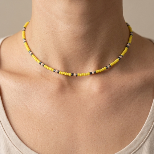 Collier ras du cou en perles fait main, bijou artisanal tendance
