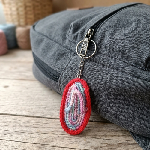 Porte-clés crochet fait main, mini tong coloré, accessoire sac original en coton, idée cadeau artisanal