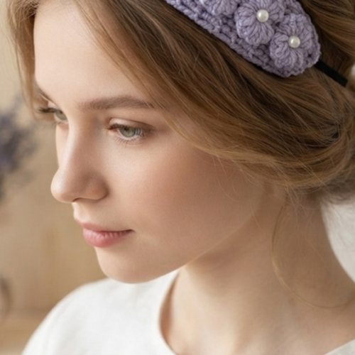 Bandeau cœur violet au crochet fait main avec perles blanches, accessoire cheveux bohème chic
