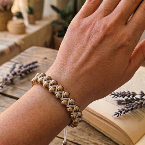 Bracelet macramé perles dorées, cordon coulissant ajustable, fait main artisanal
