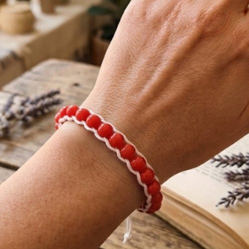 Bracelet macramé perles rouges, cordon coulissant ajustable, fait main artisanal