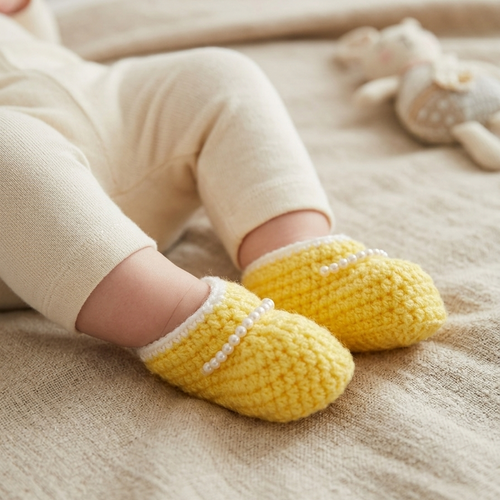 Chaussons naissance jaunes crochet fait main avec perles – bébé semelle 9 cm
