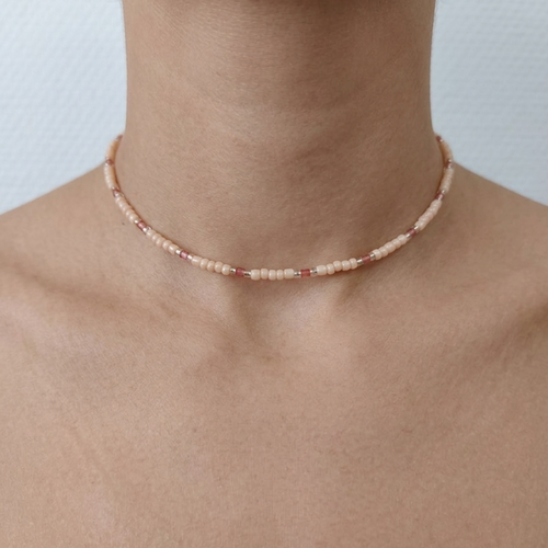 Collier ras du cou en perles colorées, bijou fin fait main, style minimaliste bohème