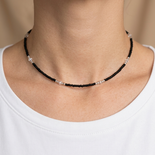 Collier ras du cou en perles noires, bijou fin fait main, style minimaliste bohème