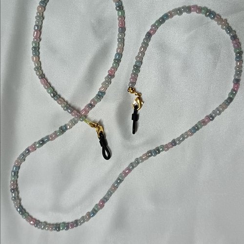 Chaîne à lunettes en perles