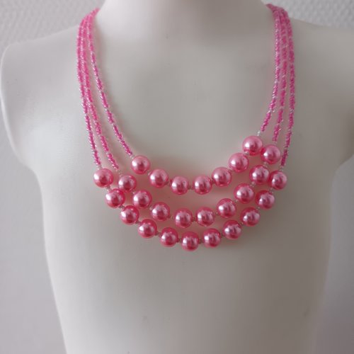 Collier en perles roses