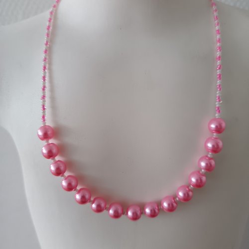 Collier en perles roses