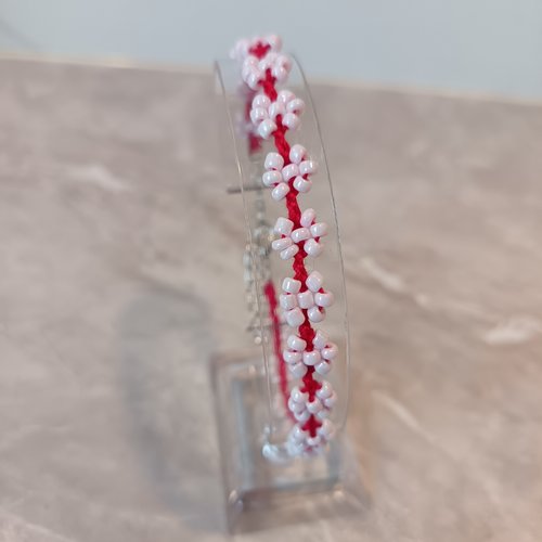 Bracelet au crochet en perles blanches