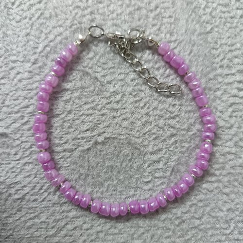 Bracelet en perles roses et argentées