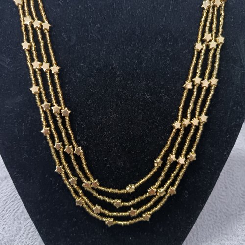 Collier en perles dorées 4 rangs