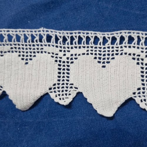Bordure en dentelle au crochet