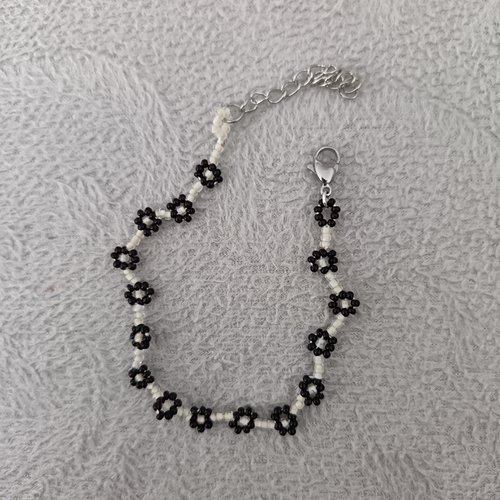 Bracelet en perles forme fleur