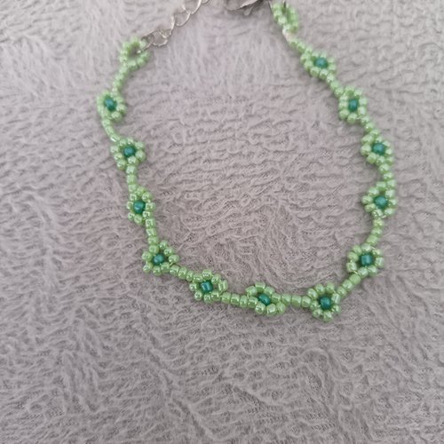 Bracelet en perles forme fleur