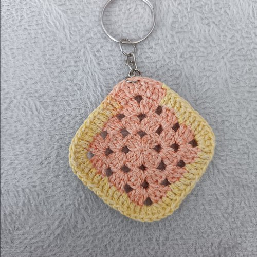 Porte clés carré au crochet, accessoire bijou pour sac