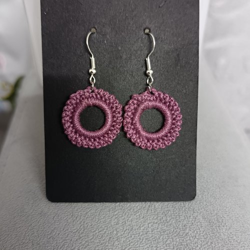 Boucles d'oreilles au crochet violet