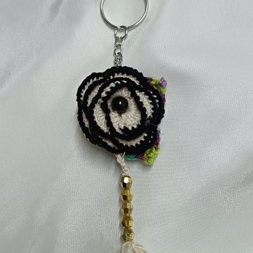 Porte clés rose au crochet en perles, accessoire bijou pour sac