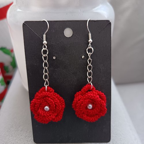 Boucles d'oreilles rose au crochet en perles