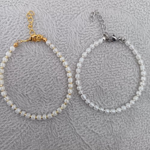 Bracelet en perles blanches nacrées