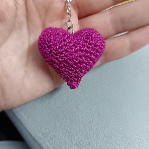 Porte clés cœur au crochet  accessoire pour sac   décoration rétroviseur