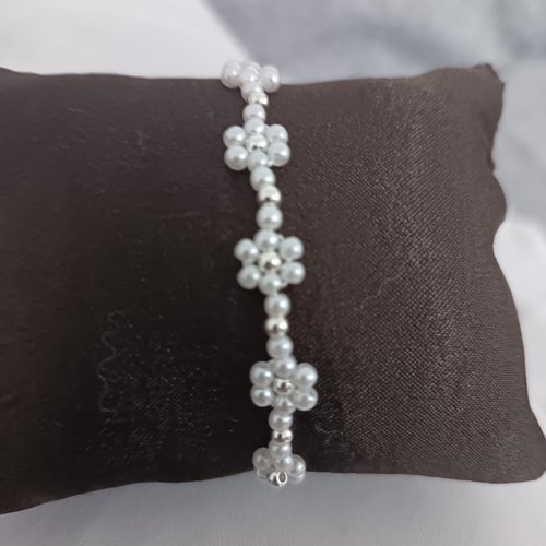 Bracelet marguerite en perles, accessoire bijou pour femme, bracelet forme fleur, accessoire bijou fait main
