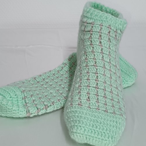 Chaussons femme au crochet vert menthe et gris, faits main, pointures 38/39