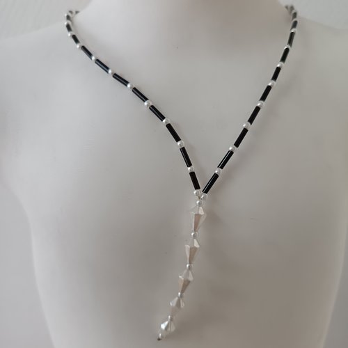 Collier en perles blanches et noires, accessoire bijou pour femme, collier de charme fait main, accessoire bijou fantaisie
