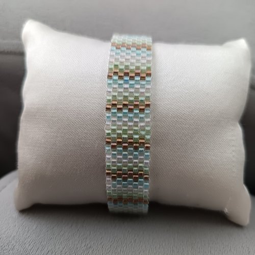 Bracelet en perles, accessoire pour femme, bracelet tissé à l aiguille fait main neuf, bijou pour femme, accessoire bijou perles