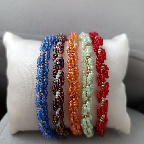 Bracelet spirale en perles tissé main, bracelet couleur au choix, création artisanale , accessoire bijou pour femme,