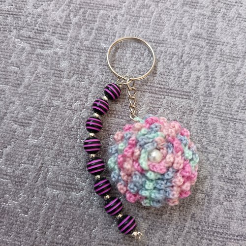 Porte clés fleur au crochet fait main artisanal, accessoire pour femme sac, création artisanale, cadeau fille femme