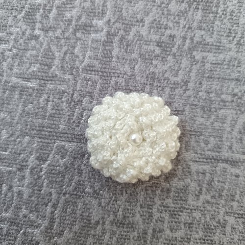 Fleur au crochet aimanté pour réfrigérateur, magnet décoration, accessoire cuisine, fleur aimantée, création artisanale,
