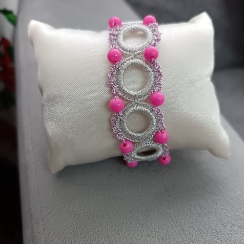 Bracelet au crochet en perles roses, bracelet unique bohème chic fait main, accessoire bijou pour femme, création artisanale française
