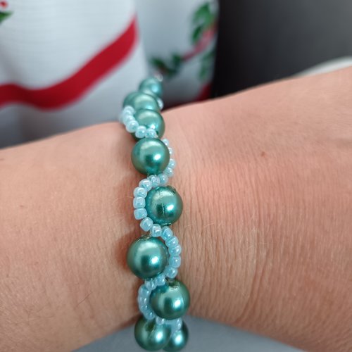 Bracelet perles fait main vert turquoise, bijou artisanal élégant et délicat