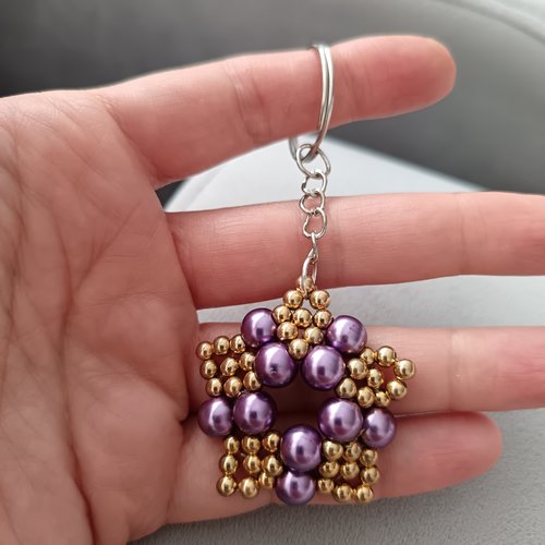 Porte clés étoile en perles violettes et dorées fait main, bijou de sac artisanal élégant