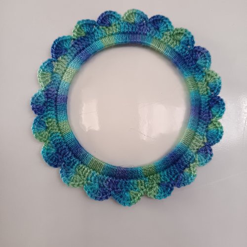 Cadre photo aimanté au crochet fait main, décoration réfrigérateur bleu et vert, cadre rond original pour photo