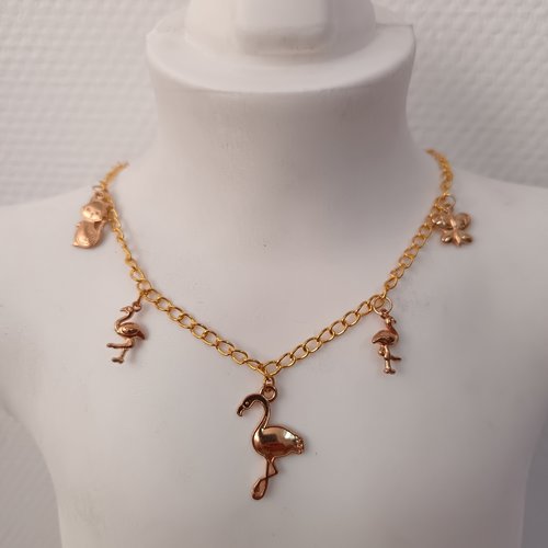 Collier chaîne dorée à breloques fait main, bijou fantaisie élégant et tendance